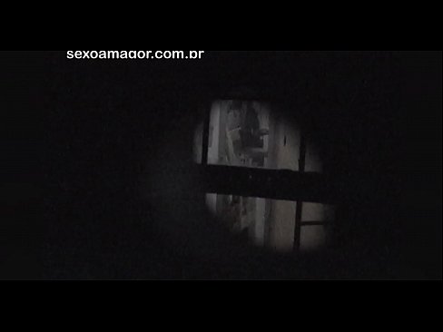 ❤️ Блонди ба таври махфӣ аз ҷониби як сайёҳи ҳамсоя, ки паси хиштҳои холӣ пинҳон шудааст, сабт мешавад ❤️ Супер секс дар порно tg.hentaibar.ru ☑