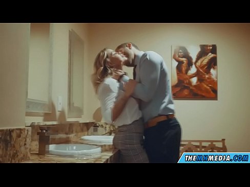 ❤️ Вақте ки як малламуй busty шумо дар як ҳоҷатхона ҷамъиятӣ seduces ❤️ Супер секс дар порно tg.hentaibar.ru ☑